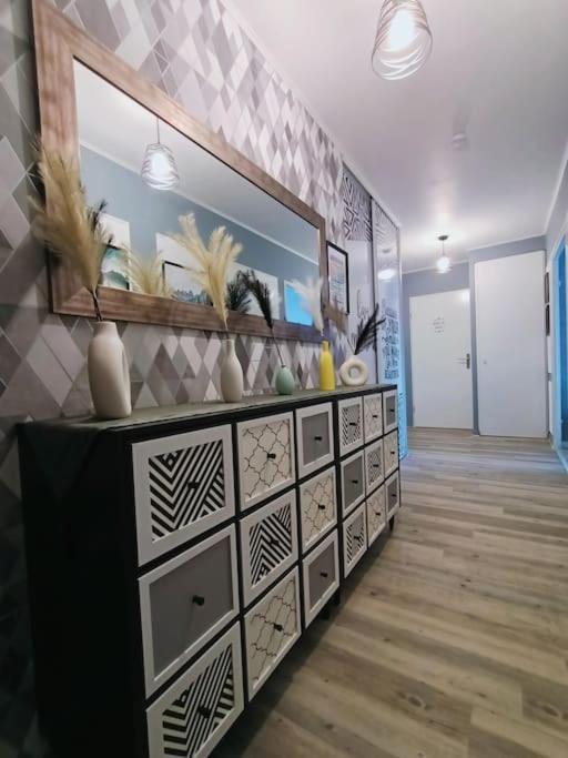 Appartement 4 Pieces - La Rose Des Yvelines - Classe 3 Etoiles Trappes Kültér fotó