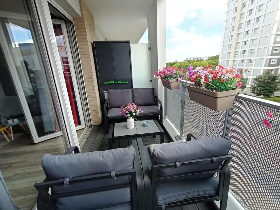 Appartement 4 Pieces - La Rose Des Yvelines - Classe 3 Etoiles Trappes Kültér fotó