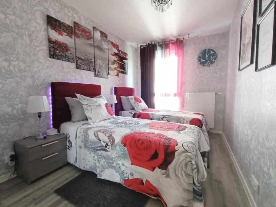 Appartement 4 Pieces - La Rose Des Yvelines - Classe 3 Etoiles Trappes Kültér fotó