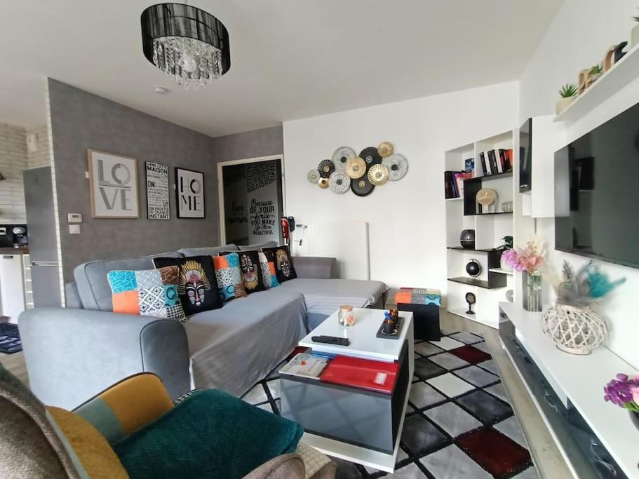 Appartement 4 Pieces - La Rose Des Yvelines - Classe 3 Etoiles Trappes Kültér fotó