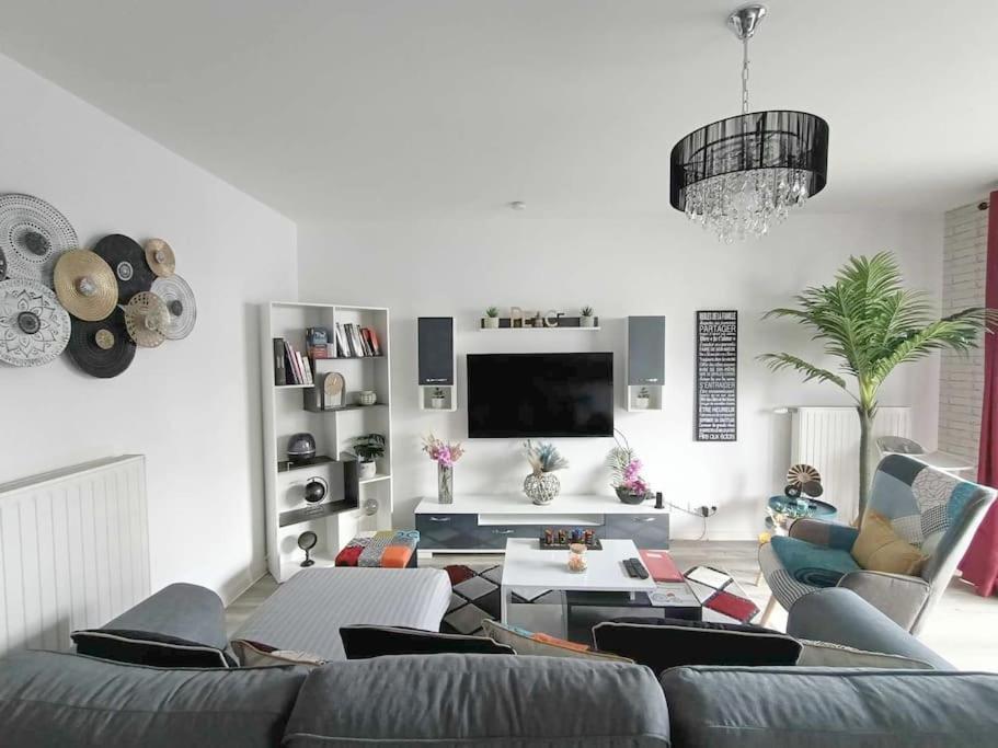 Appartement 4 Pieces - La Rose Des Yvelines - Classe 3 Etoiles Trappes Kültér fotó