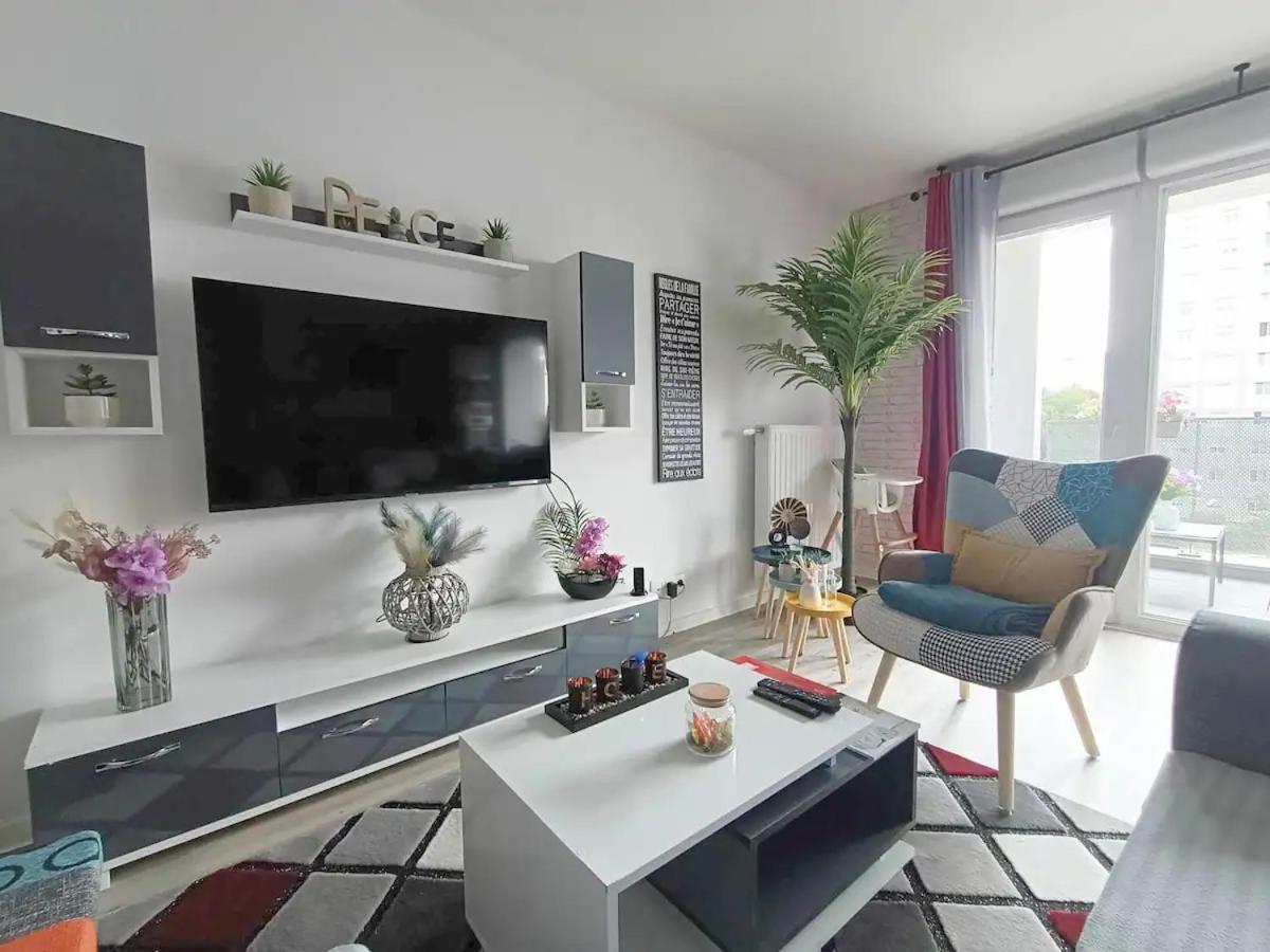 Appartement 4 Pieces - La Rose Des Yvelines - Classe 3 Etoiles Trappes Kültér fotó